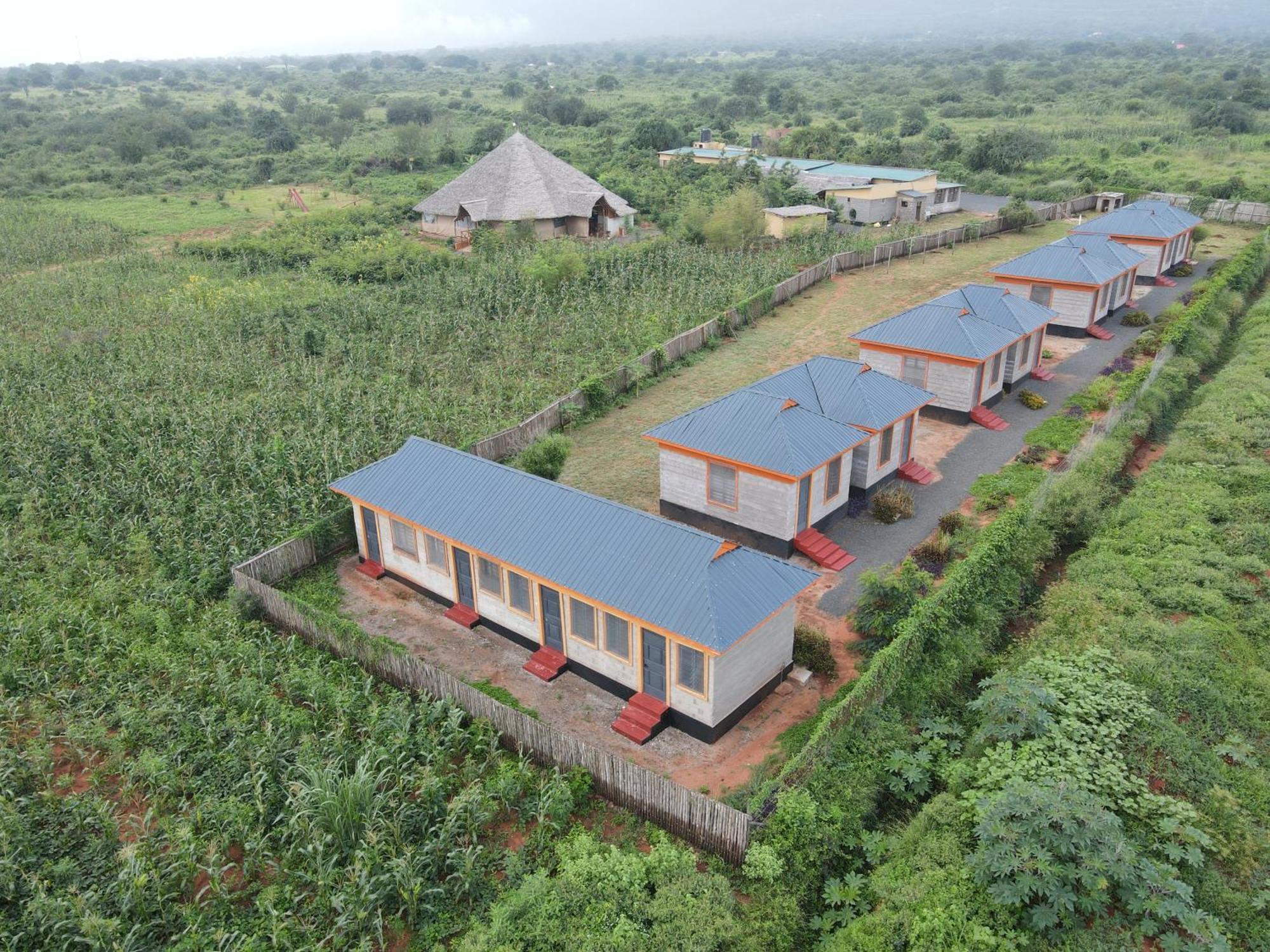 Tausa Tsavo Eco Lodge Voi Bagian luar foto