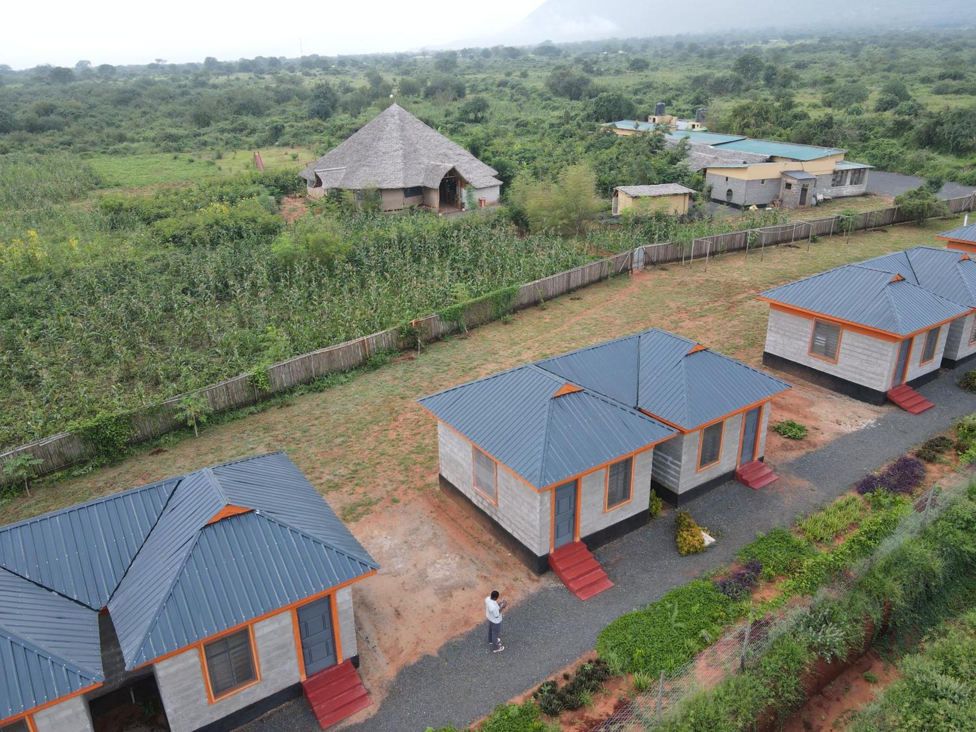 Tausa Tsavo Eco Lodge Voi Bagian luar foto