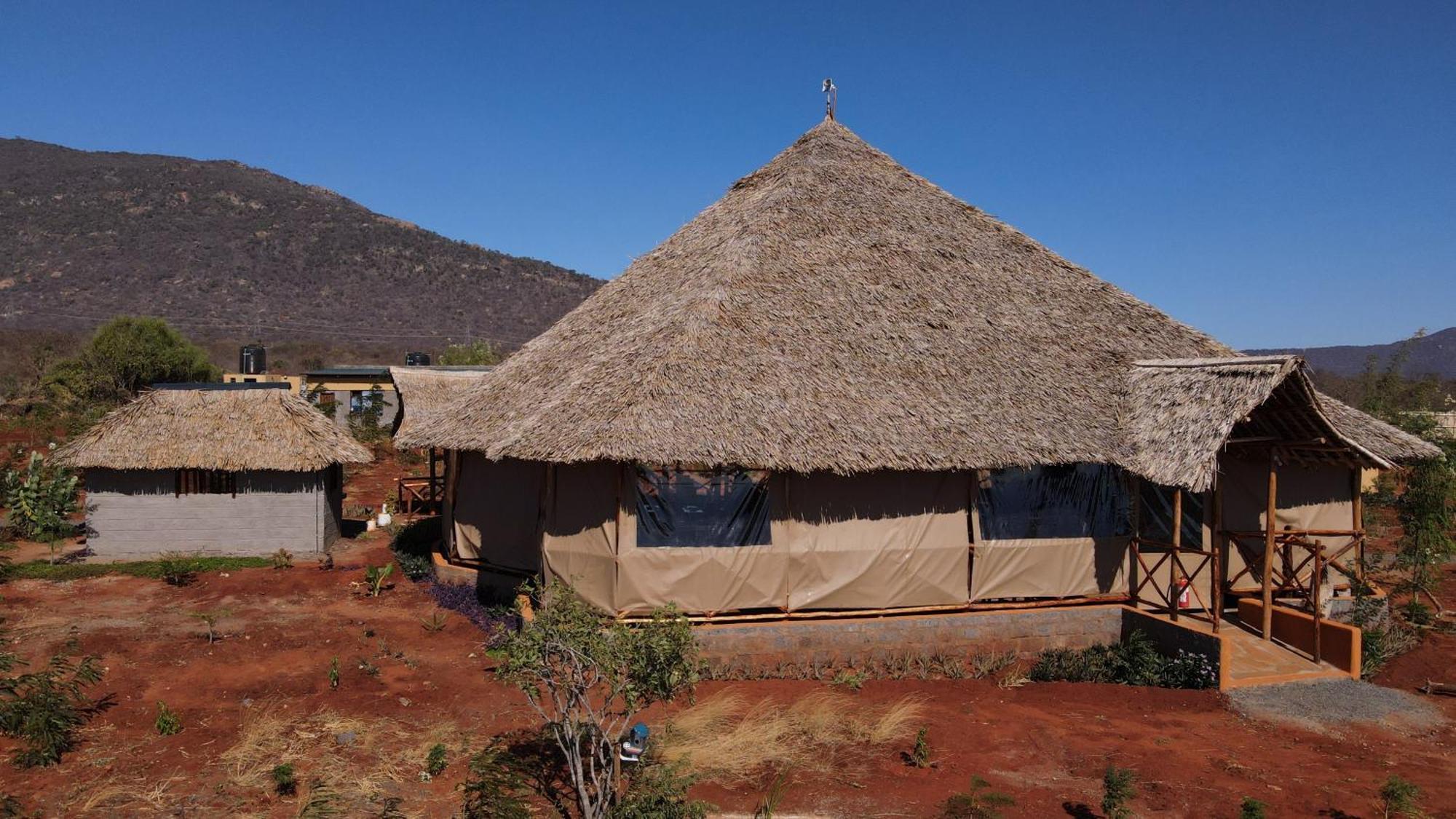 Tausa Tsavo Eco Lodge Voi Bagian luar foto