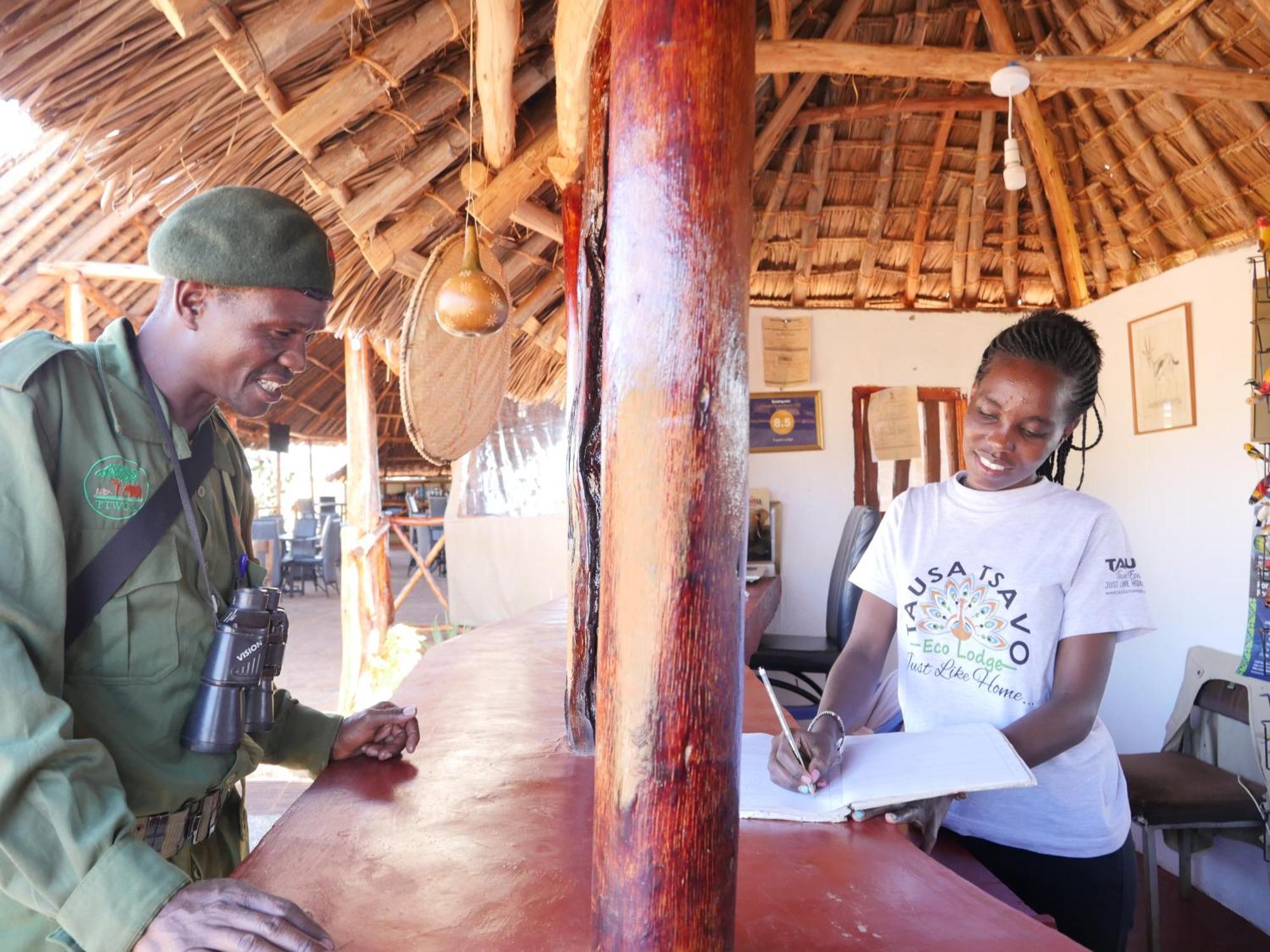 Tausa Tsavo Eco Lodge Voi Bagian luar foto